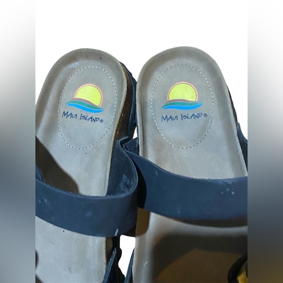 Maui Island size 9 sandals - Picture 3 of 3